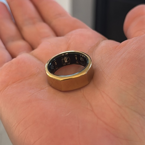 Oura Ring Gen3 Heritage Gold w/ 2 Chargers & Box - Picture 4 of 17